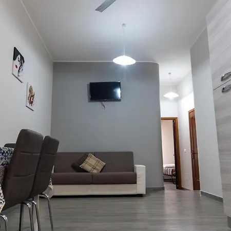 Nick & Santo's Holiday Homes R Apartamento