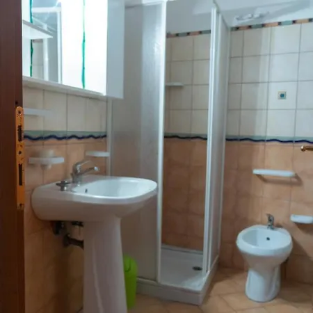 Nick & Santo's Holiday Homes R Apartamento
