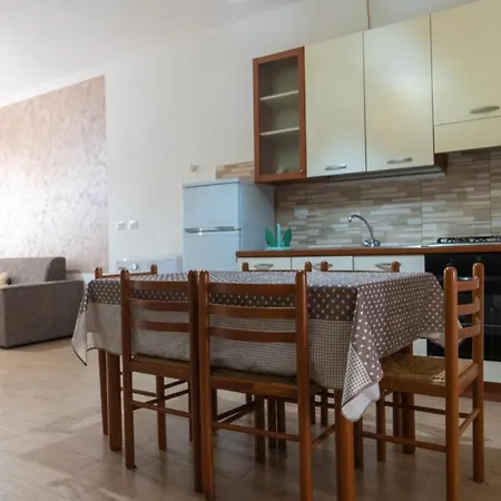 Nick & Santo's Holiday Homes R