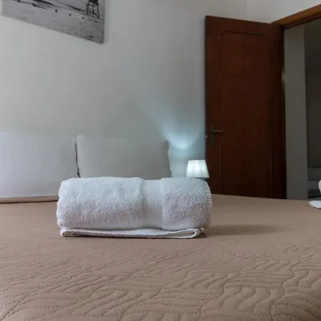 Nick & Santo's Holiday Homes R