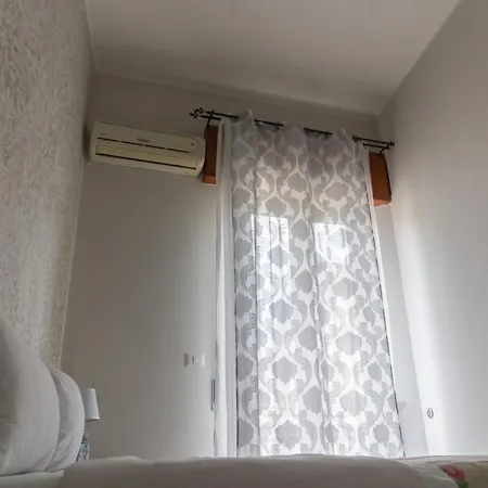 Nick & Santo's Holiday Homes R Apartment